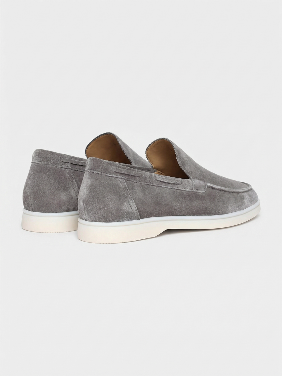Graue Yacht-Loafer