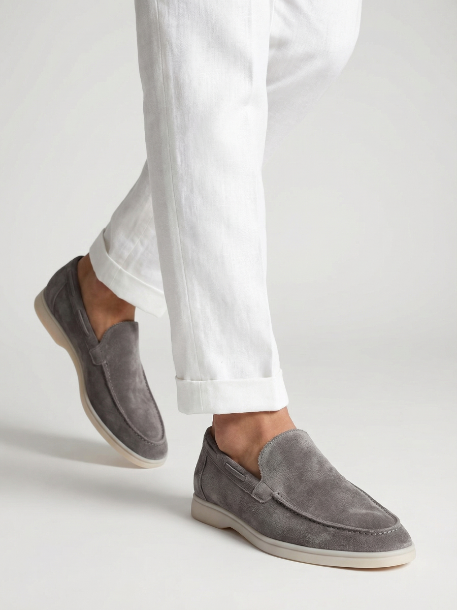 Graue Yacht-Loafer