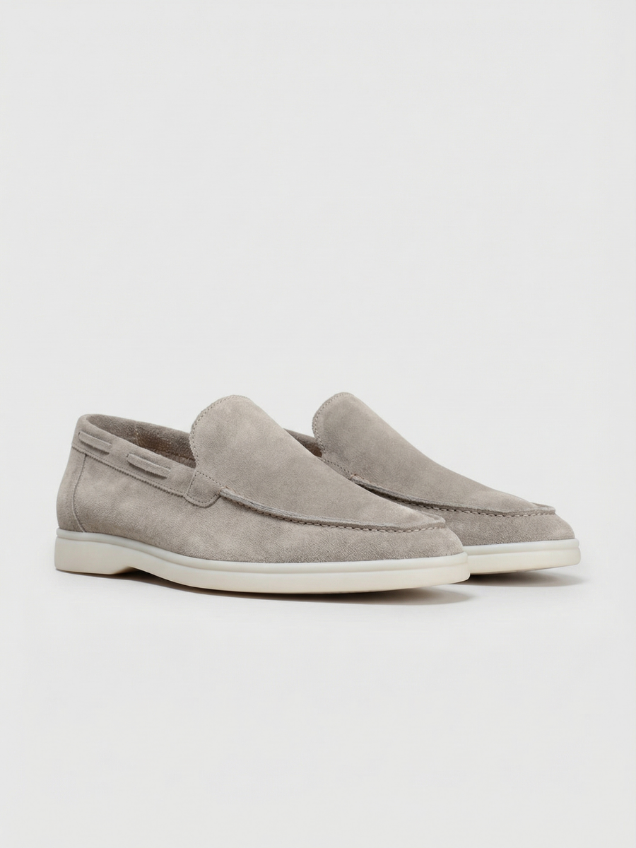 Hellgraue Yacht-Loafer