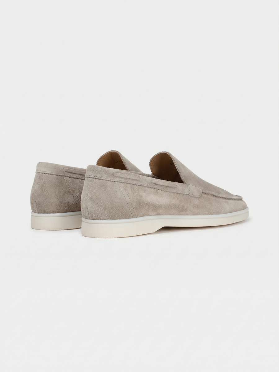 Hellgraue Yacht-Loafer