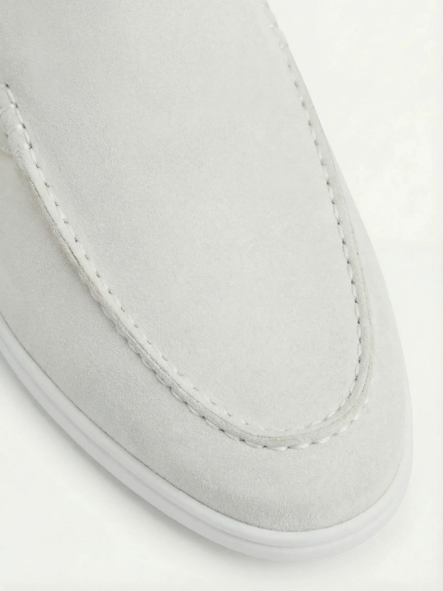 White Yacht Mule